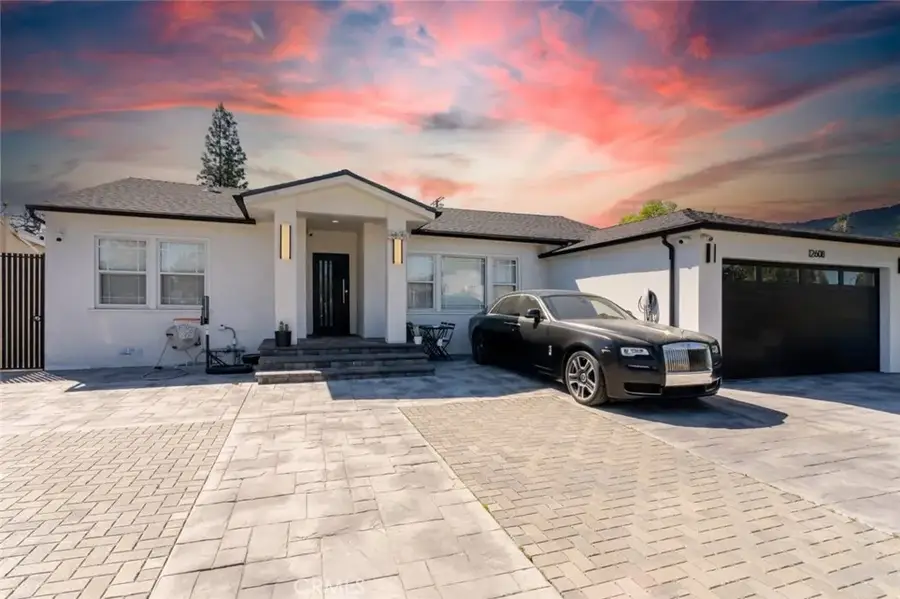 12608 Califa Street, Valley Village, CA 91607 - #3