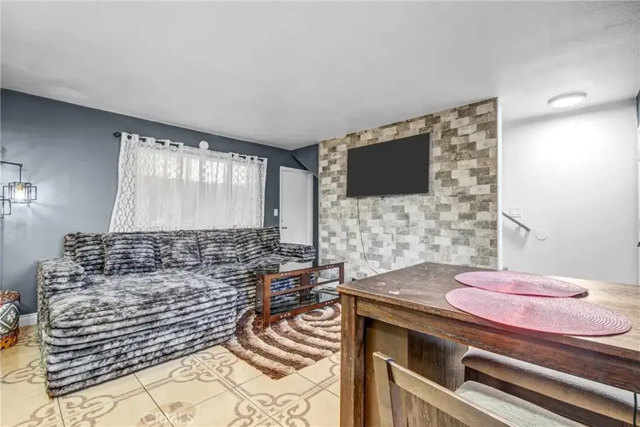 7904 Laurel Canyon #12, North Hollywood, CA 91605 - #3