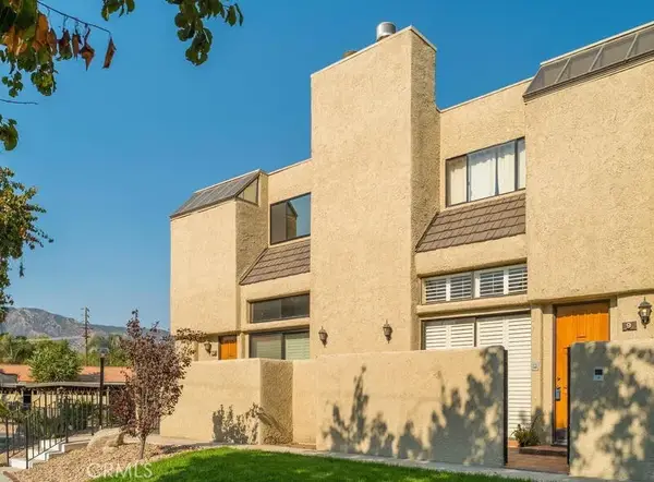 984 W Riverside Drive, Burbank, CA 91506