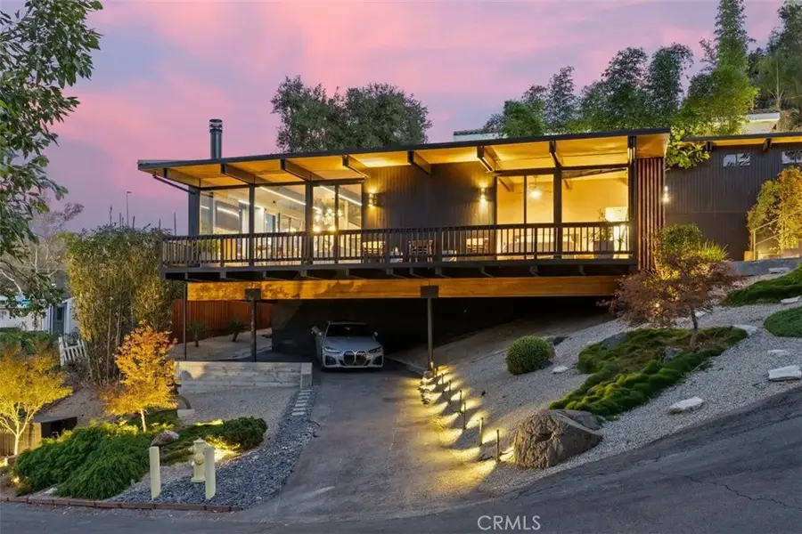 21090 Rios Street, Woodland Hills, CA 91364 - #2