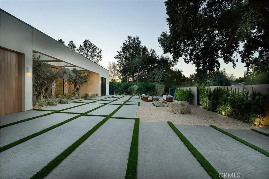 23340 Collins, Woodland Hills, CA 91367 - #2