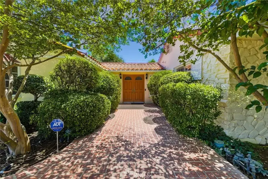 5220 Collier Place, Woodland Hills, CA 91364 - #3