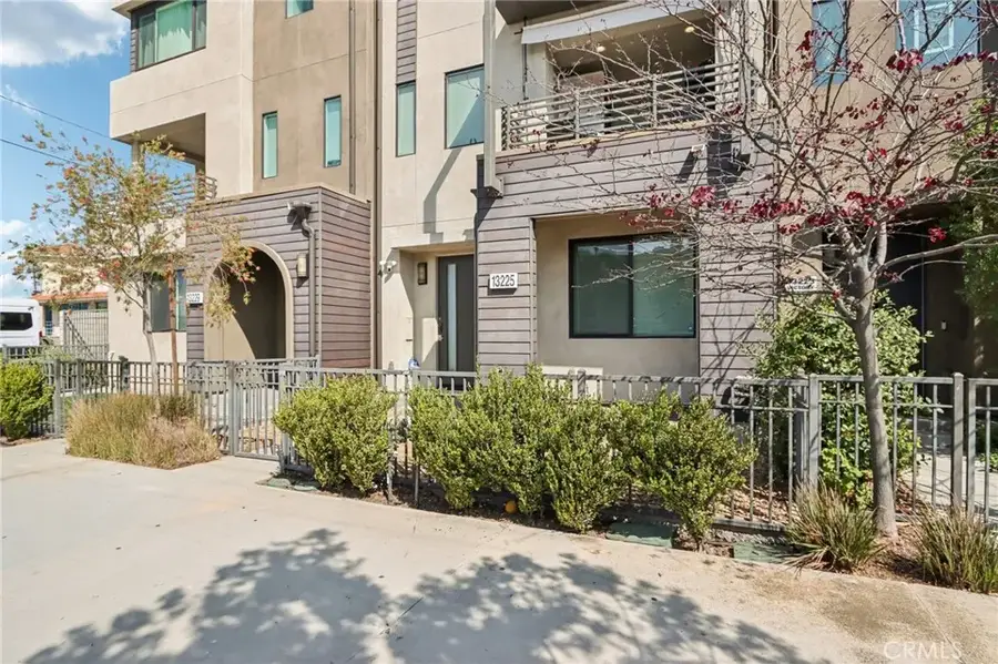 13225 Victory Boulevard, Valley Glen, CA 91401 - #2