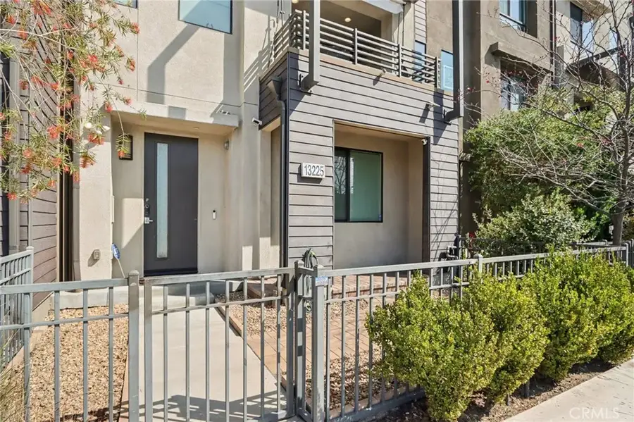 13225 Victory Boulevard, Valley Glen, CA 91401 - #3