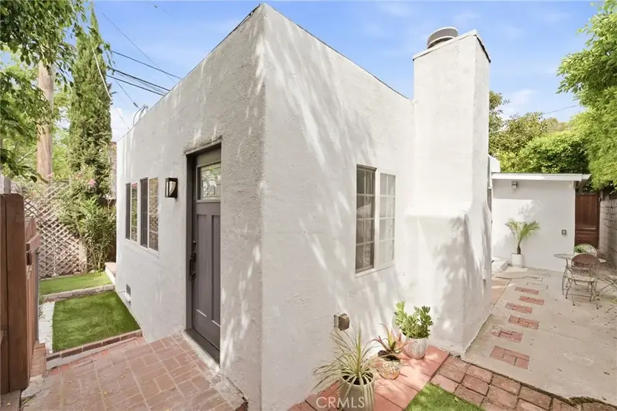 12063 Woodbridge Street, Studio City, CA 91604 - #3
