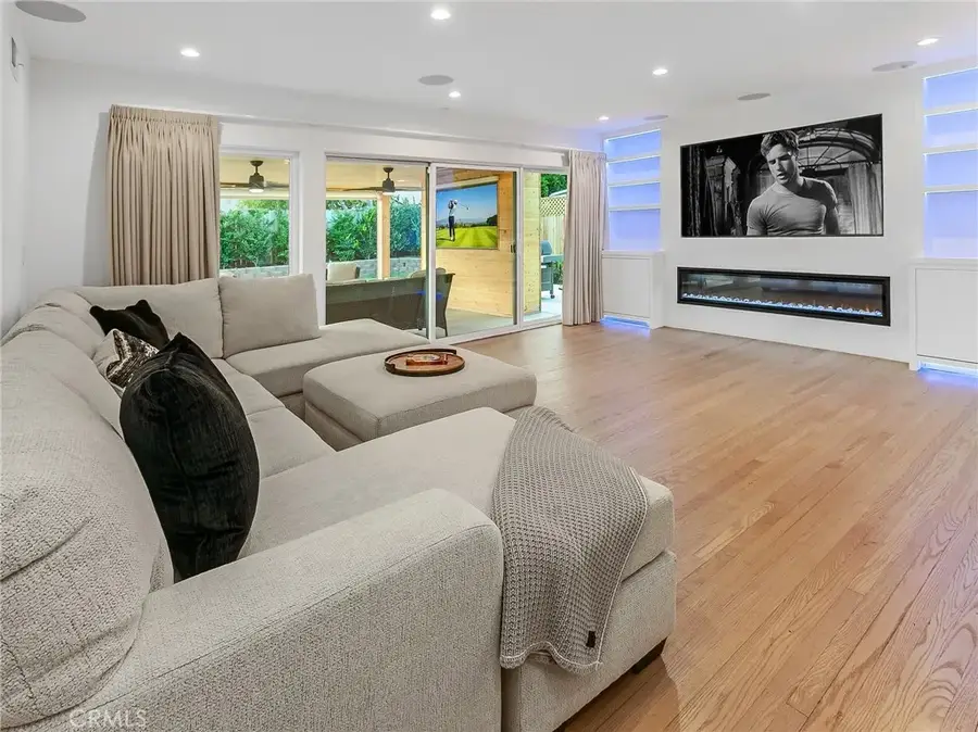 7741 Variel Avenue, Canoga Park, CA 91304 - #2