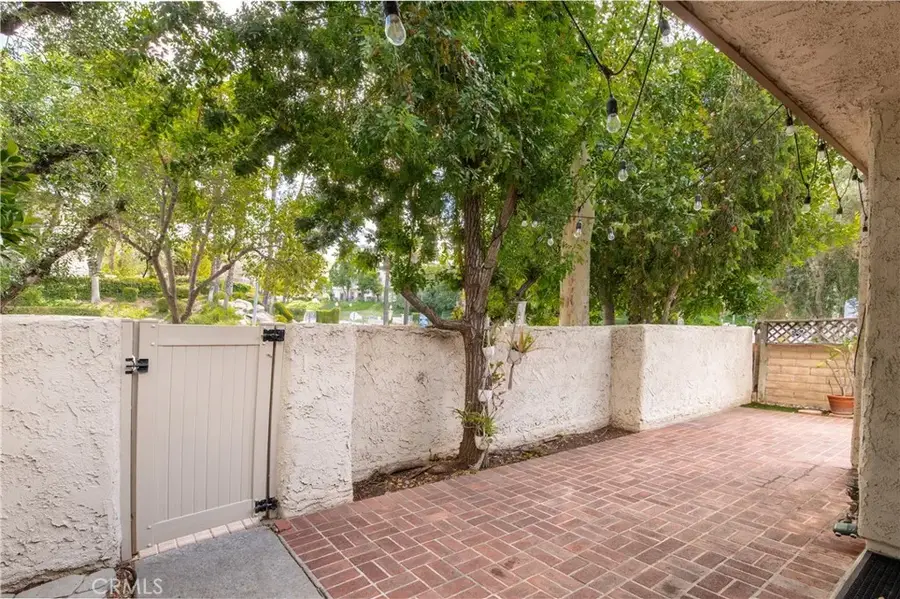 6121 Shoup #35, Woodland Hills, CA 91367 - #3