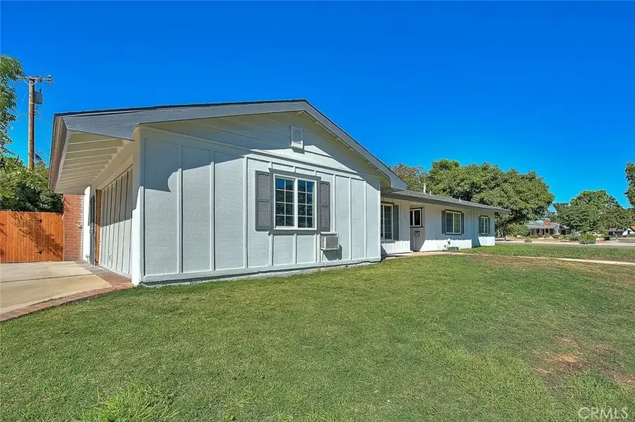 340 W Caroline Street, Ontario, CA 91762 - #2