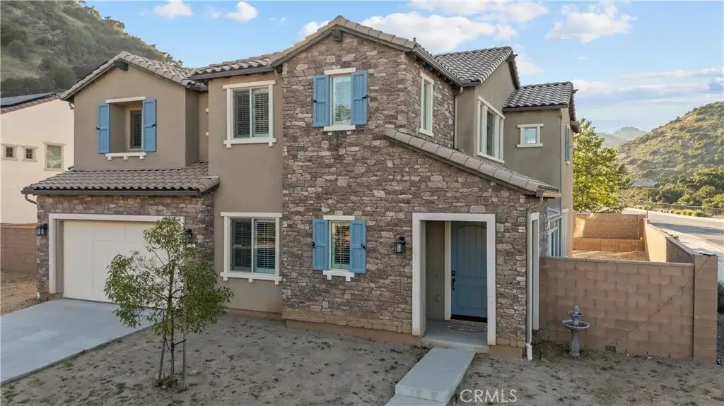 8327 N Mariposa Court, Canoga Park, CA 91304 - #1