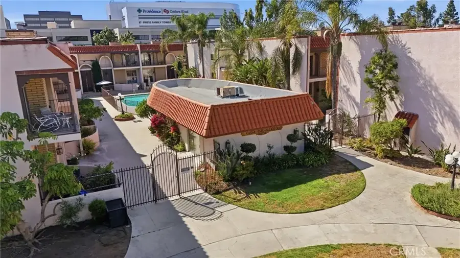 5477 Nestle Avenue #11, Tarzana, CA 91356 - #2