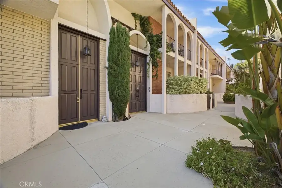 5477 Nestle Avenue #11, Tarzana, CA 91356 - #3
