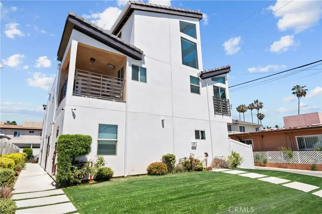 1013 E La Palma, Inglewood, CA 90301 - #1