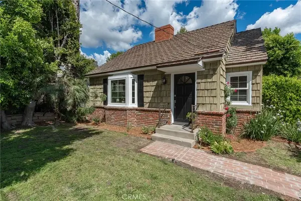 14335 Magnolia Bl, Sherman Oaks, CA 91423