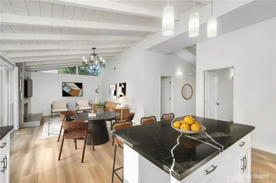 8341 Delco Avenue, Winnetka, CA 91306 - #3