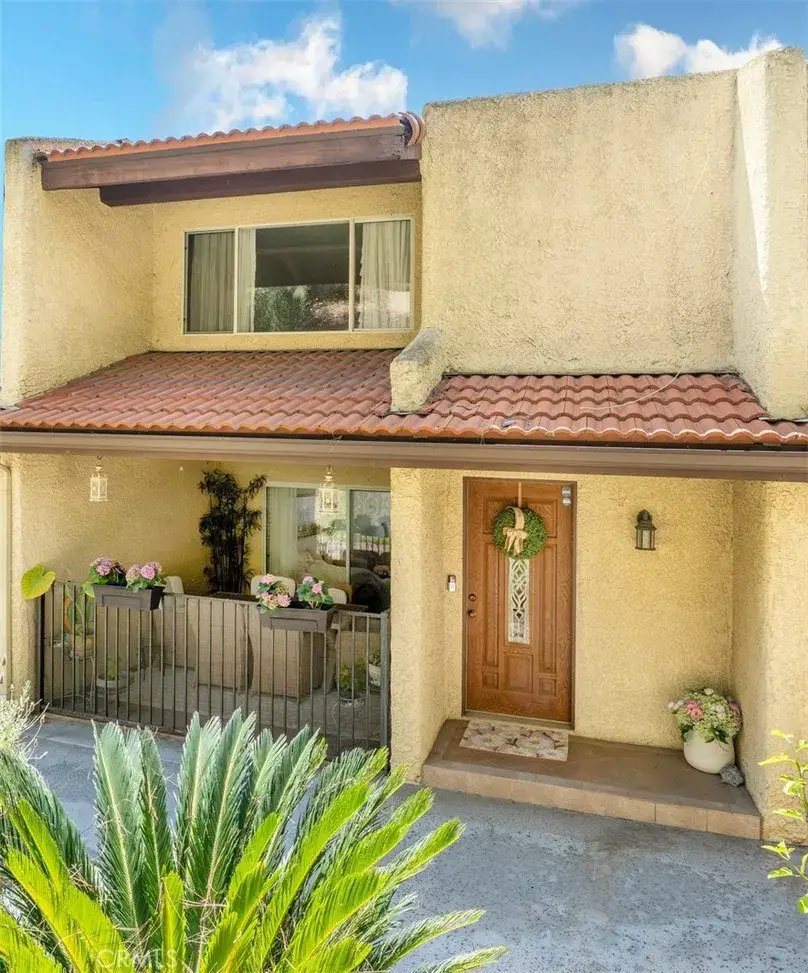 9735 Via Roma, Burbank, CA 91504 - #1