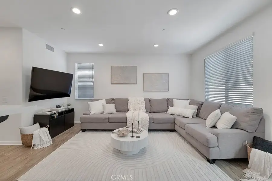 14902 W Navarre, Sylmar, CA 91342 - #2