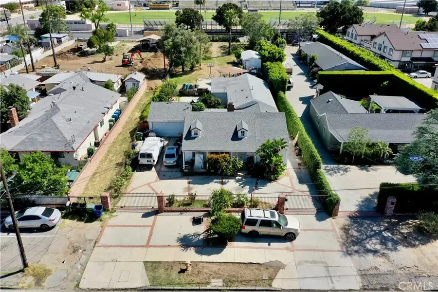 10918 Laurel Canyon, San Fernando, CA 91340 - #2