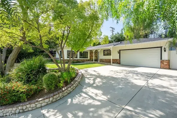 23555 Neargate, Newhall, CA 91321