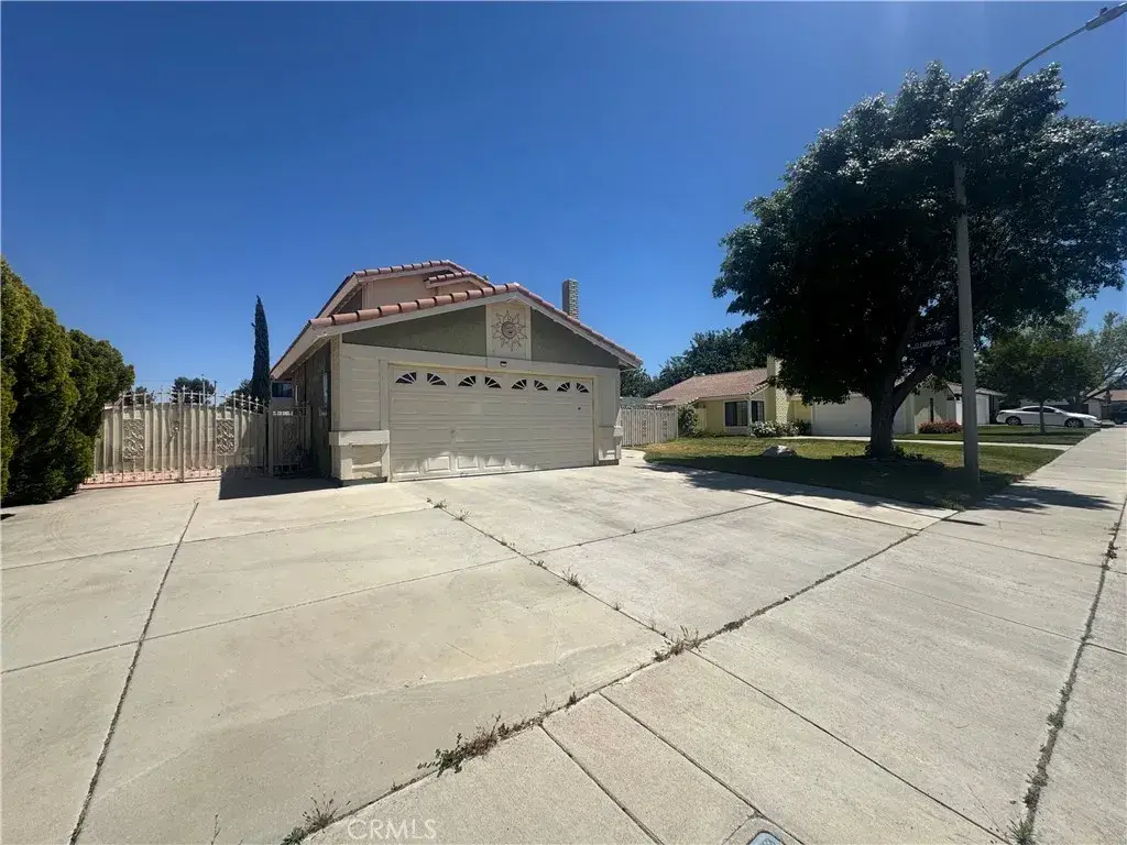 37806 Sulphur Springs, Palmdale, CA 93552 - #1