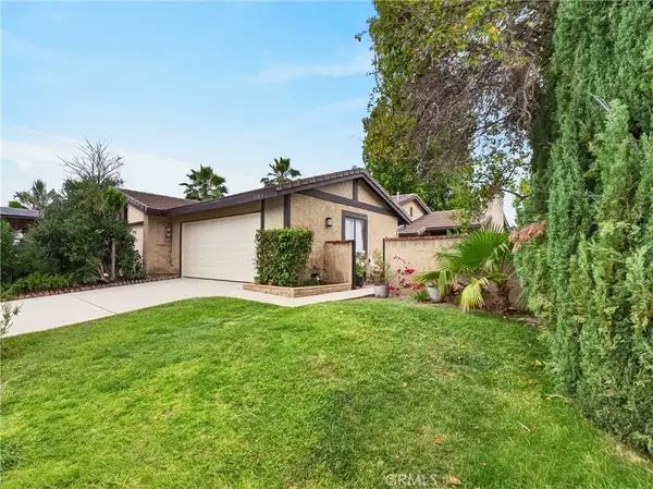 25819 El Gato Place, Valencia, CA 91355