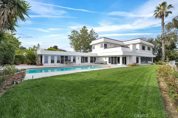 2906 Elvido Drive, Los Angeles, CA 90049