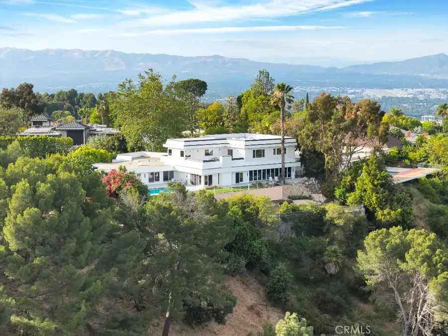 2906 Elvido Drive, Los Angeles, CA 90049 - #2