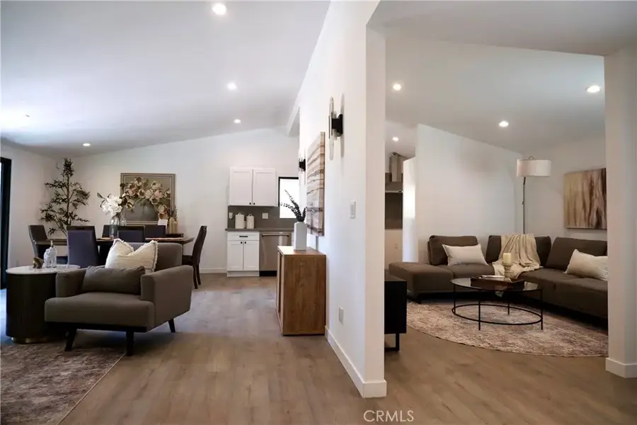 5703 Mcdonie, Woodland Hills, CA 91367 - #3