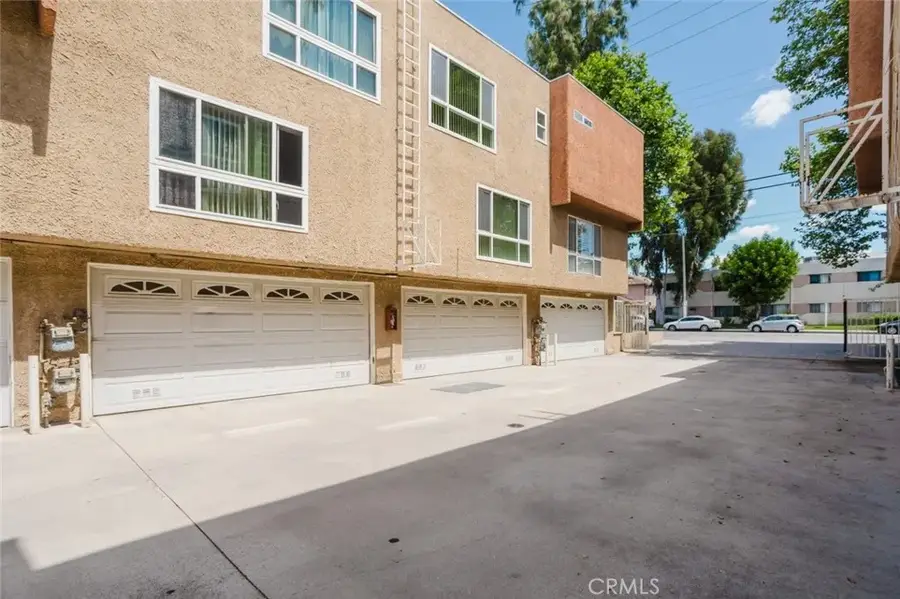 7319 Hazeltine Avenue #4, Van Nuys, CA 91405 - #3