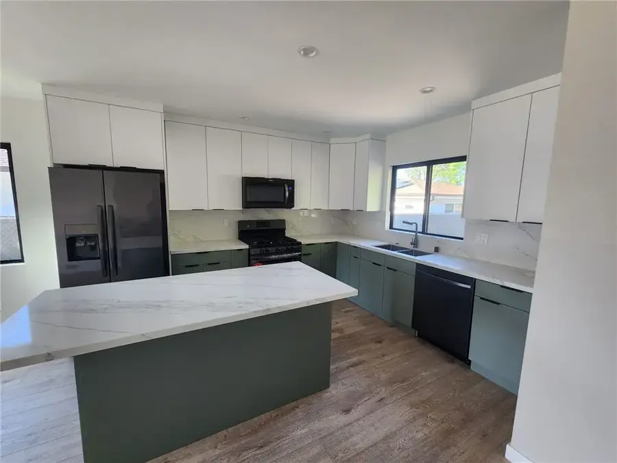 9033 Lindley Avenue, Northridge, CA 91325 - #3