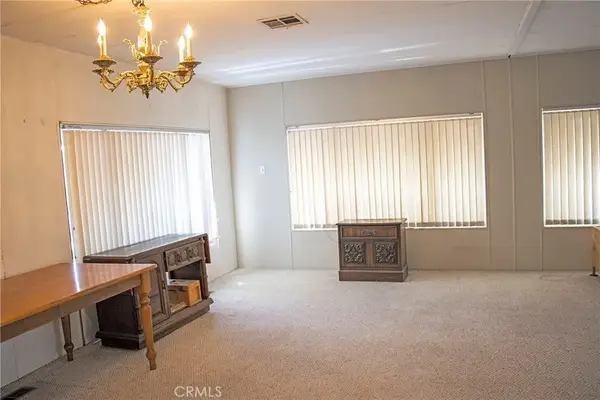 8811 Canoga #517, Canoga Park, CA 91304