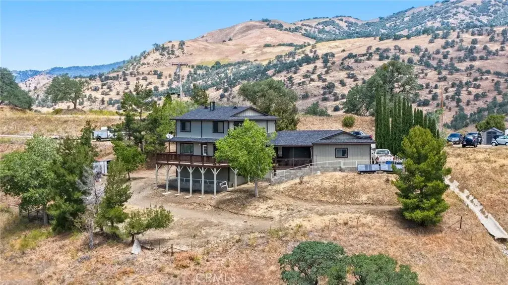 19504 Dovetail Ct, Tehachapi, CA 93561 - #1