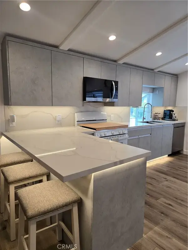 23777 Mulholland Hwy Spc 28, Calabasas, CA 91302