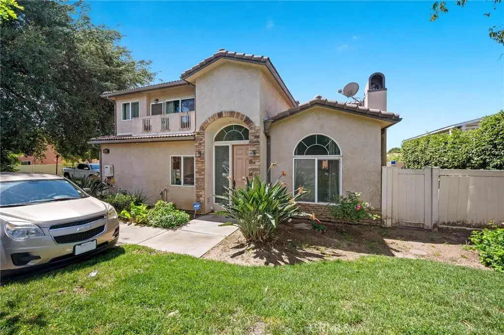 14661 Oak Road, Sylmar, CA 91342 - #1