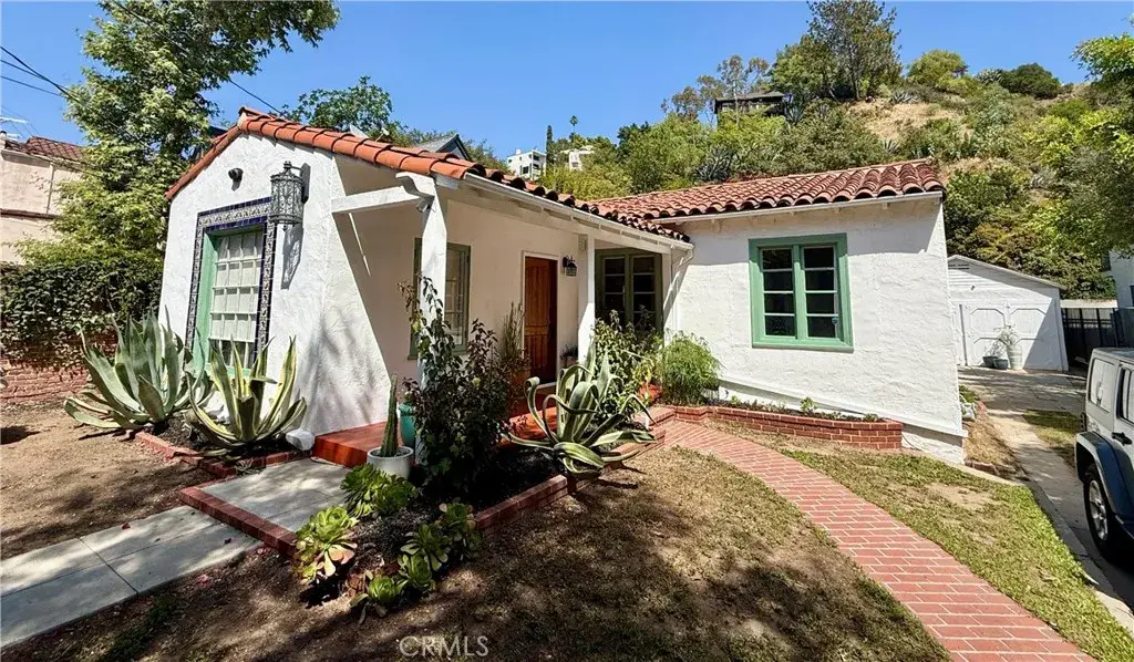 2620 N Beachwood, Los Angeles, CA 90068 - #1