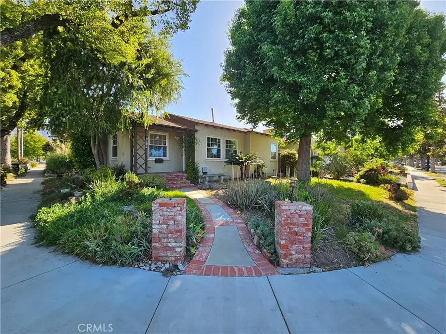 863 Omar Street, Glendale, CA 91202 - #2