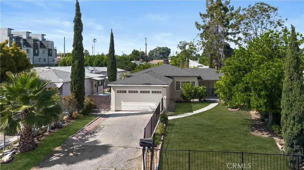 11351 Bessemer Street, North Hollywood, CA 91606 - #1
