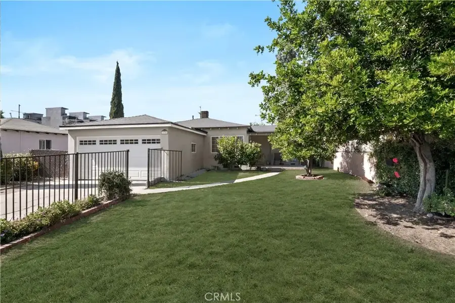 11351 Bessemer Street, North Hollywood, CA 91606 - #2