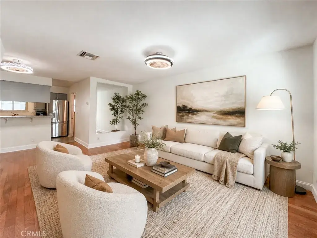22131 N Oxnard Street #A, Woodland Hills, CA 91367 - #1