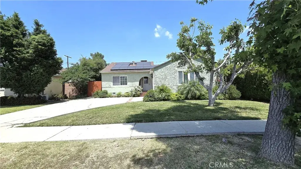 19361 Welby Way, Reseda, CA 91335 - #1