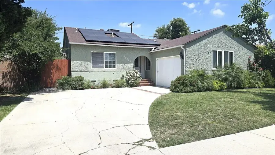 19361 Welby Way, Reseda, CA 91335 - #2