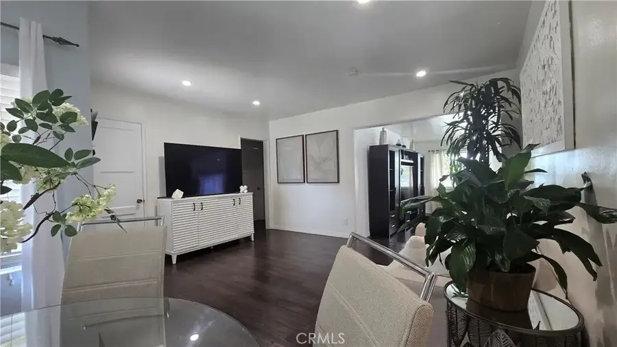 19361 Welby Way, Reseda, CA 91335 - #3