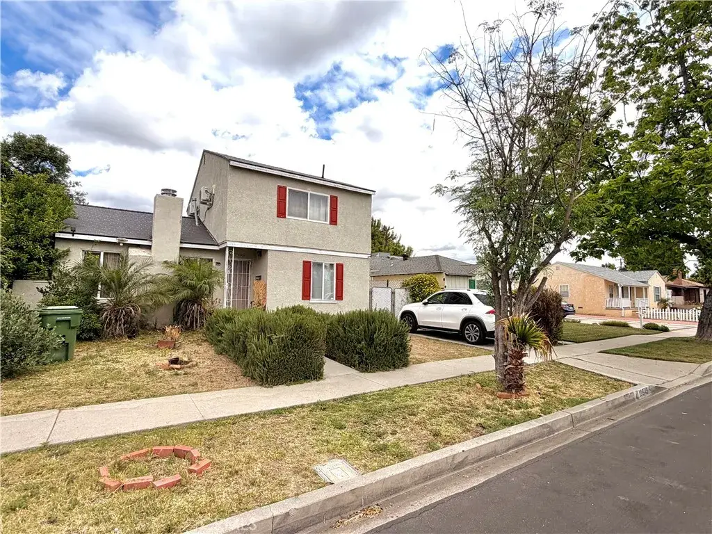 19549 Schoolcraft, Reseda, CA 91335 - #1