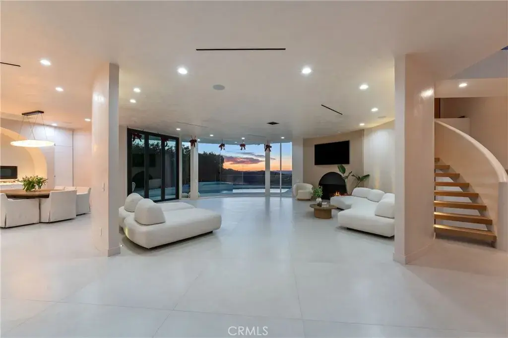 8045 Mulholland Drive, Los Angeles, CA 90046 - #1