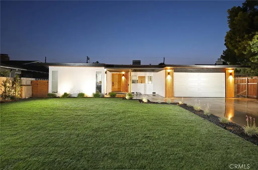 10415 Bevis Avenue, San Fernando, CA 91345 - #1