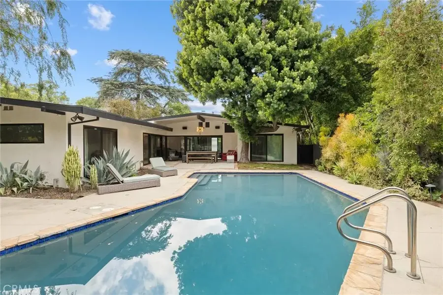 15456 Victory Boulevard, Van Nuys, CA 91406 - #3