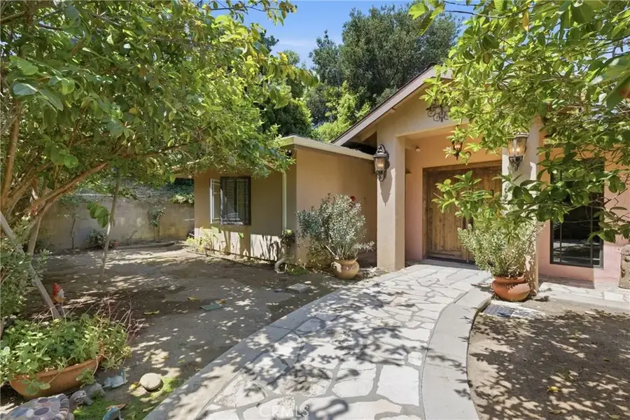 4908 Calvin Avenue, Tarzana, CA 91356 - #2