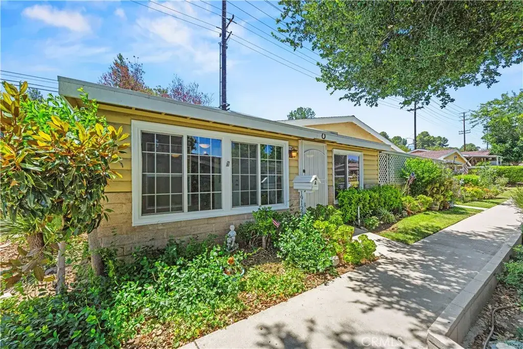 19120 Avenue Of The Oaks #A, Newhall, CA 91321 - #1