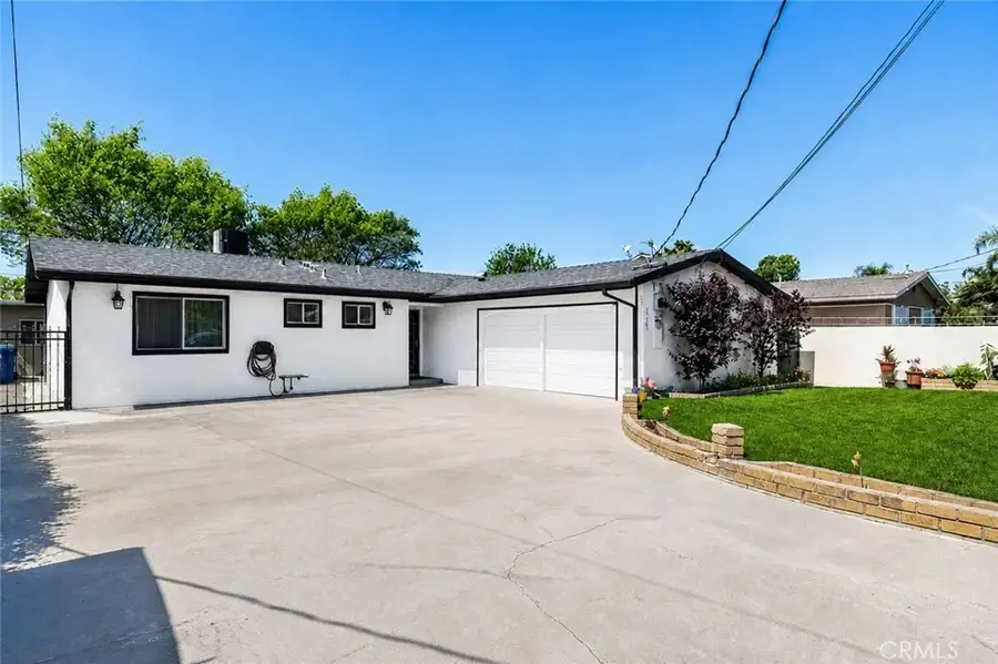11625 Gladstone Avenue, Sylmar, CA 91342 - #2