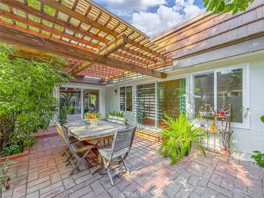 10439 Larwin Avenue, Chatsworth, CA 91311 - #2