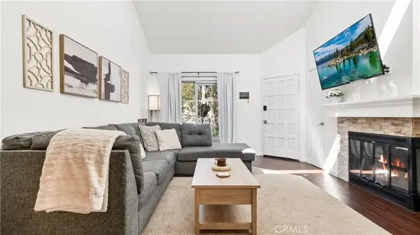 23921 Del Monte Dr #34, Valencia, CA 91355